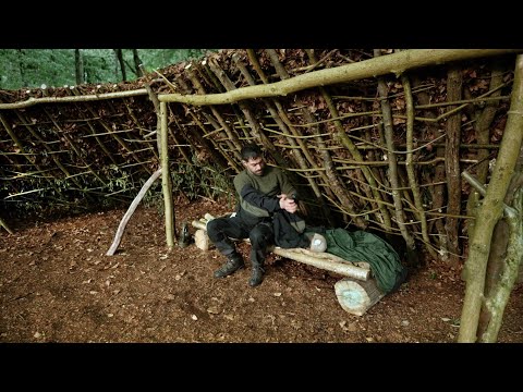 3 Days Building and Camping in Bushcraft Survival Shelter