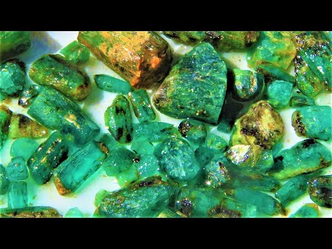 Found a lot of EMERALD Crystals | Liz Kreate