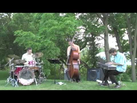 Art Jazz Trio - Straight No Chaser
