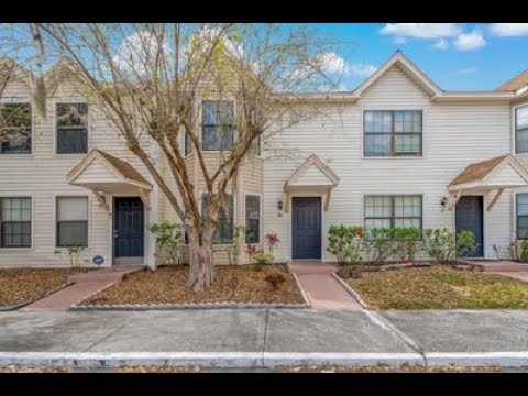 WELL MAINTAINED!! Come see this BEAUTIFUL 2 bedroom, 1.5 bath condo in KENTWOOD PARK.