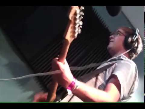 METZ live @ CJLO - "Knife in the Water" (Hooked on Sonics Session)