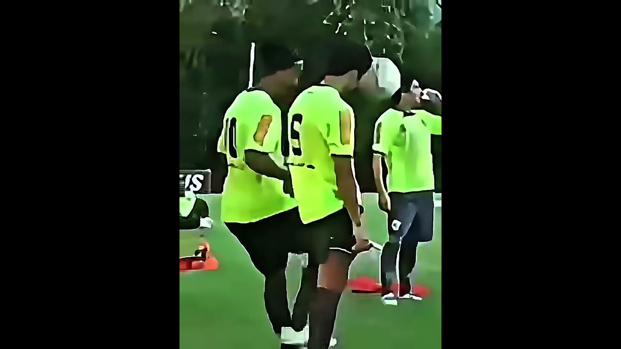 Puro entretenimento Ronaldinho gaúcho 🍷🔥🤌🏼 #football #soccer #skills