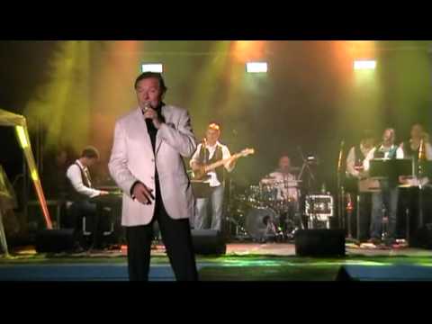Karel Gott - Když muž se ženou snídá (Myjava 6.8.2010)