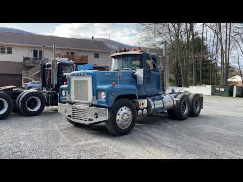 Mack RS700L with detroit diesel 12V71