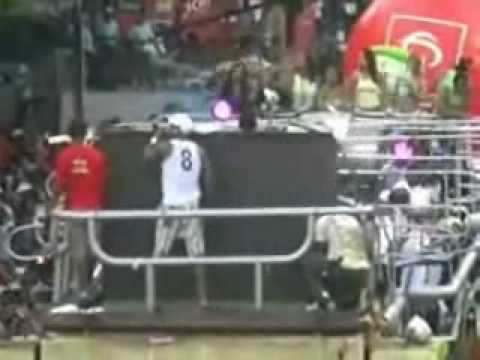 Bloco Traz a Massa - Os Barões