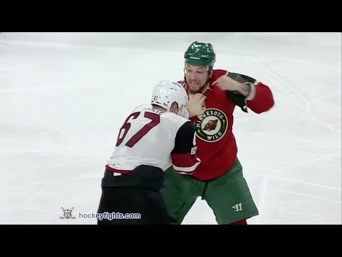 Lawson Crouse vs Chris Stewart
