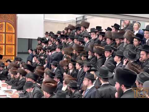 Sadigura Rebbe Shalosh Seudos in Lakewood