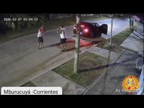 Insólita pelea en Corrientes: iban en un mismo auto y se bajaron para agarrarse a trompadas