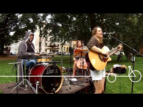 Chinchillaz mit Cello - Dating App (Live,  Fahrradbühne, Krefeld 2024)