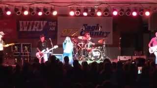 Danielle Bradbery Plattsburgh 7-16-14 Endless Summer