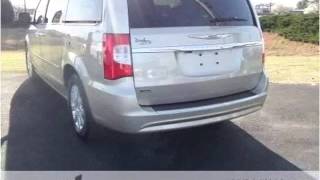 preview picture of video '2014 Chrysler Town & Country Used Cars Kinston NC'
