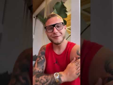 Kubańczyk tłumaczy wersy Stringi