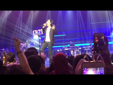 Dewa 19 - Kangen, in Larut Dalam Harmony Concert