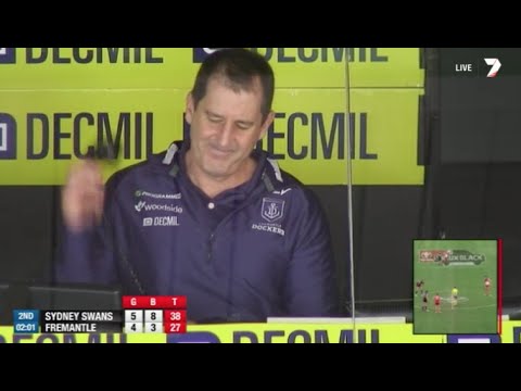 Tippett stands tall, Lyon breaks phone - AFL