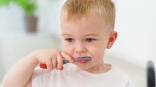 Mömbella Zubní kartáček - Beruška Dori, 24m+