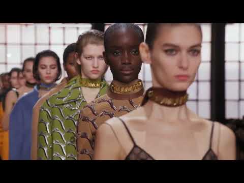 Gucci  Otoño/Invierno 2024 2025 Los momentos más impactantes del desfile.