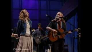 Willie Nelson & Sheryl Crow - "Do Right Woman, Do Right Man" - LIVE -