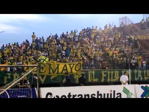 "HINCHADA ALENTANDO  HUILA 1-0 NACIONAL 6DIC2014" Barra: Alta Tensión Sur • Club: Atlético Huila