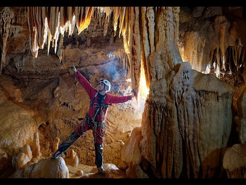 Exploration souterraine dans le Lot, igue du père Noël.