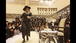 הרב אלימלך בידרמן בהדלקת נרות חנוכה פו בבית שמש