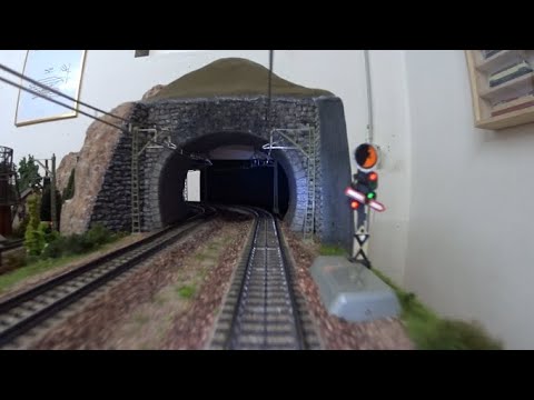 Führerstandsmitfahrt über die Märklin M-Gleis Anlage mit Schattenbahnhof