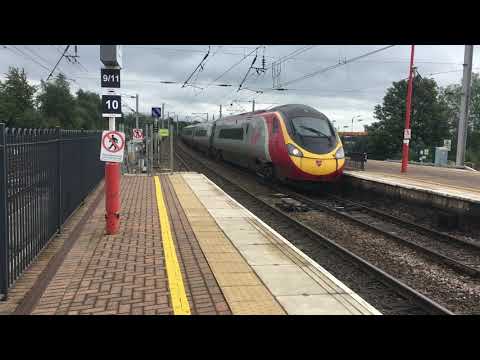 Trains at Wigan North Western (09/09/2019)