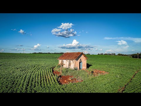 Igrejinha abandonada em Cambará, PR.