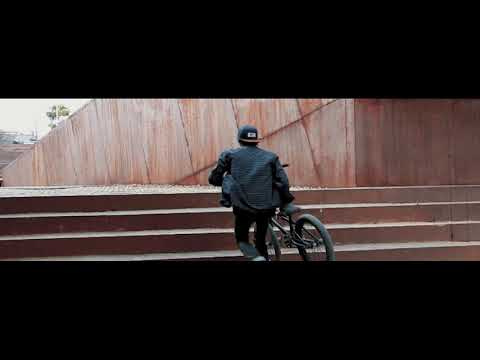 Geoff Max BMX : Moeis - Big Jump Big Risk