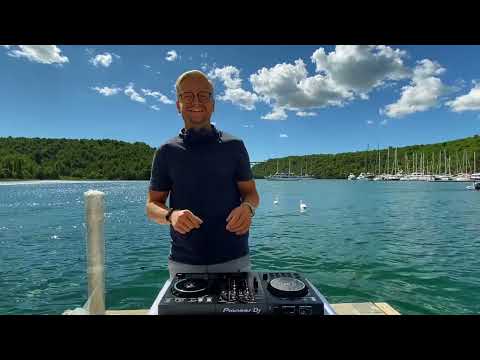 Moszq - Deep Progressive House Mix in Croatia
