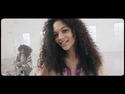 Latir, Luvian // Wallflower