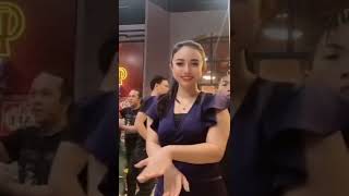 Download lagu slebew bareng Desy tata #shorts mp3