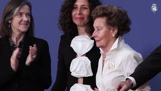 El Rey entrega la IX edición del Premio Reino de España a la Trayectoria Empresarial a la empresaria María Teresa Rodríguez, presidenta de honor de Ga