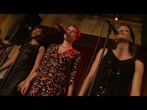 DIE ZÖLLNER mit Regy Clasen & Mike Kilian | Viel Zu Weit (Café Größenwahn)