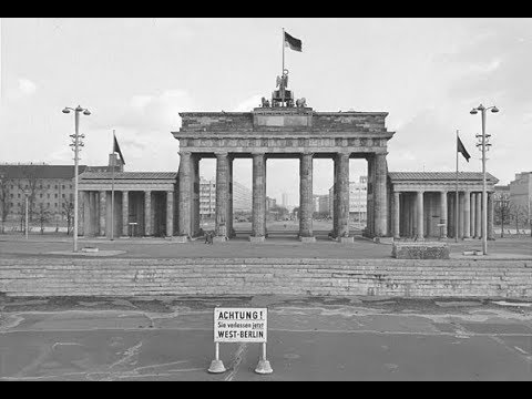 Annie Palmen - De Brandenburger poort ( 1962 )