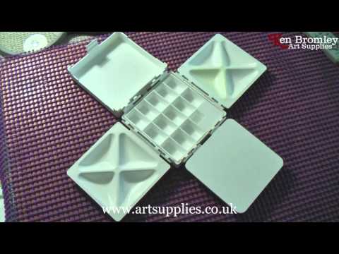 Cloverleaf Paint Box