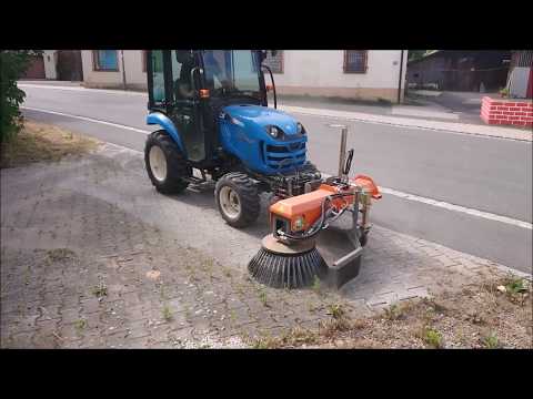 LS Tractor J27 HST mit Wildkrautbürste bema Groby light