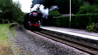 preview picture of video 'The Welsh Mountaineer passes through Tal-y-Cafn in the Conwy Valley'