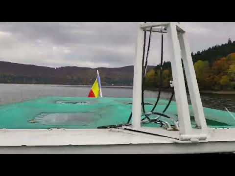 Walking on the boat 🚢⛵ with an incredible landscapes on Izvorul Muntelui Lake ( Romania )