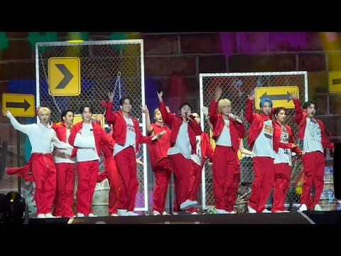 220812 SEVENTEEN - Mansae 4K Seattle Fancam BE THE SUN TOUR Live @ Climate Pledge Arena SVT 만세 직캠