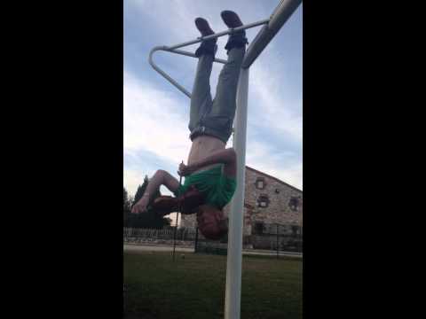 Casey Driessen Upside Down Fiddling