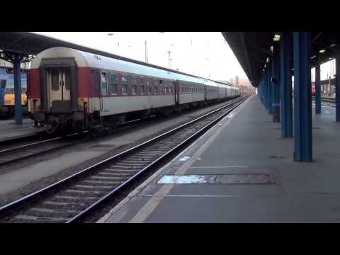 Budapest Keleti: CFR EuroNight Ister-Serdika to Bucharest and Sofia is shunting/EN Ister manœuvre