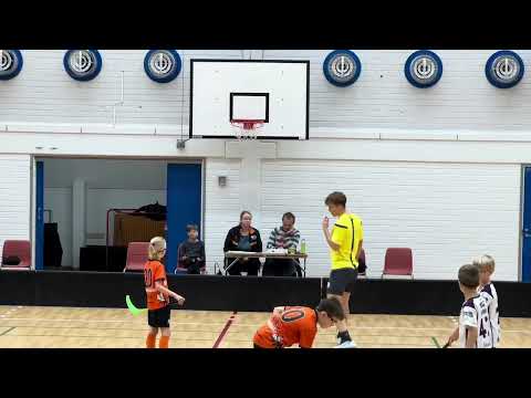 P10 O2 Oranssi A - Duo violetti 13.10.2024 Vaajakoski