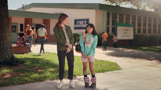  Girl corrects woman in her commercial