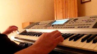 preview picture of video 'pink floyds comfortably numb guitarsolo on a korg pa50'