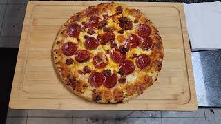 Frozen Pizza Review Home Oven / Signature