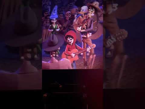 Anthony Gonzalez, Gael García Bernal - Un Poco Loco (From "Coco") Mickey's PhilharMagic Concert 3D