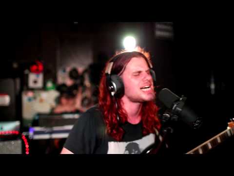 SIZ -  Under My Skin (live)