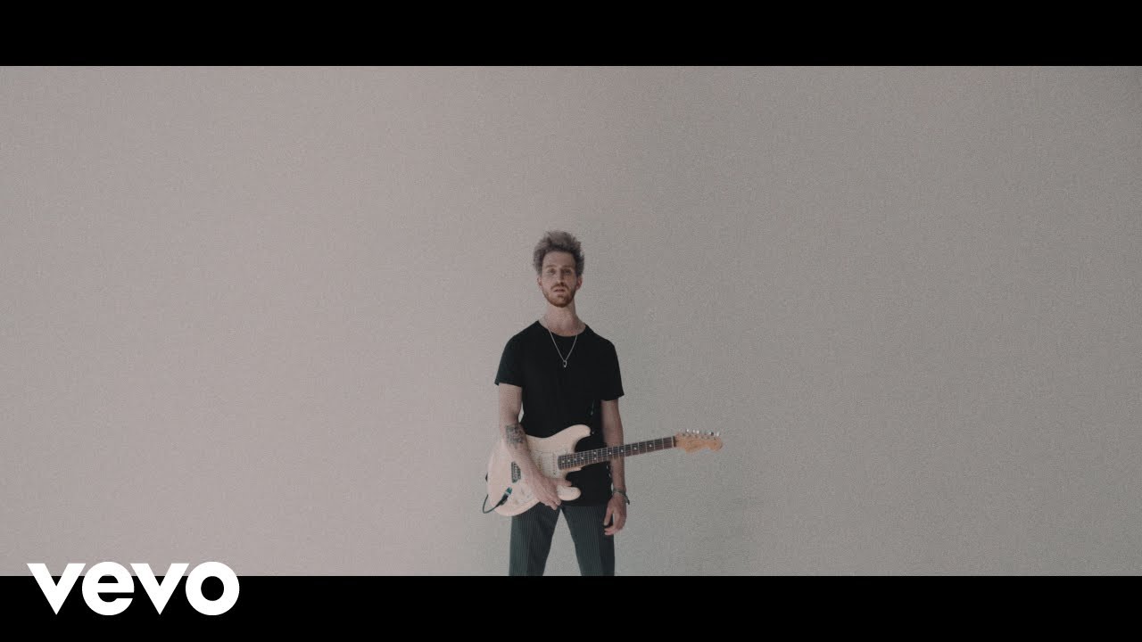 Two Feet — Pink