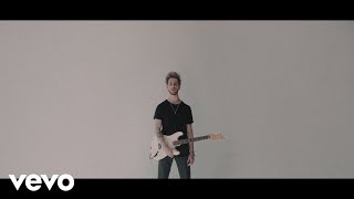 Musik-Video-Miniaturansicht zu Pink Songtext von Two Feet