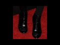 Kaley Cuoco S Legs And Feet In Tights